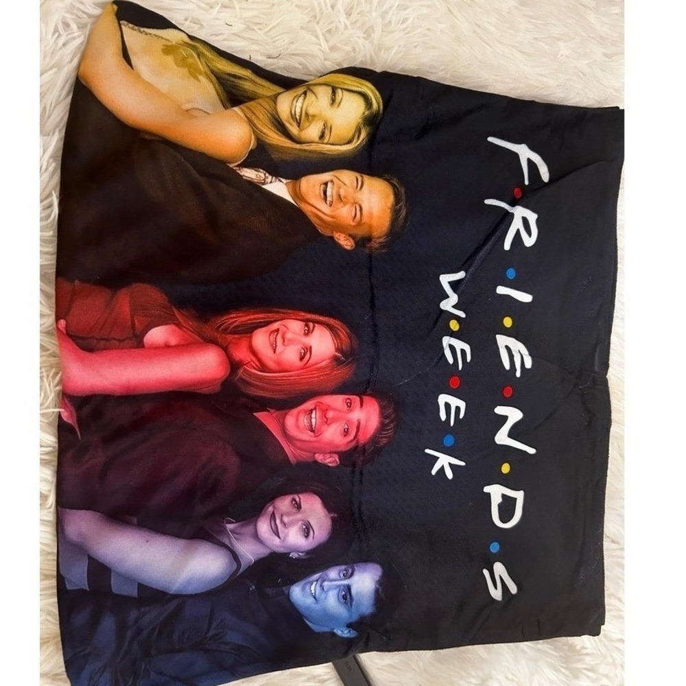 Friends 2pk‎ pillow covers. New 16 x 16